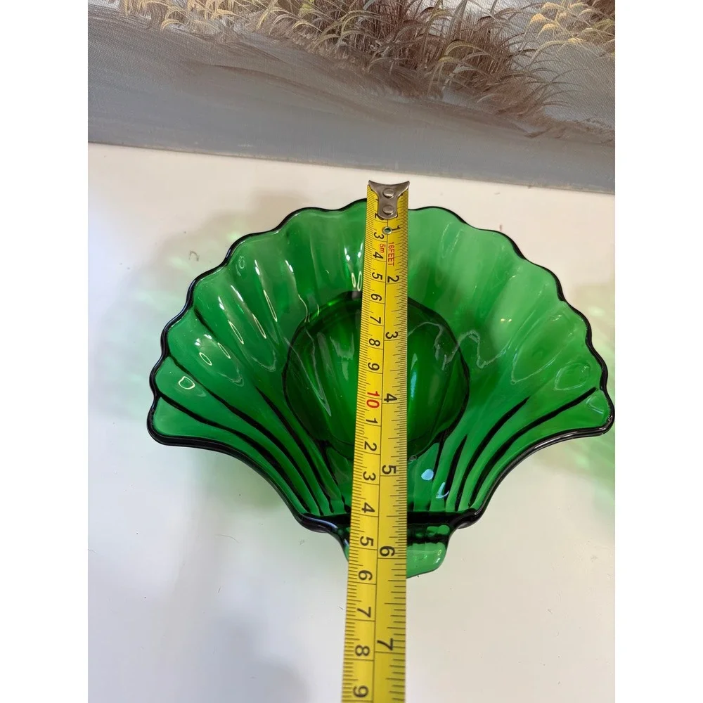 Vintage Emerald Green Glass Seashell Bowls Scalloped Clam‎ Shell Dish Set of 2
